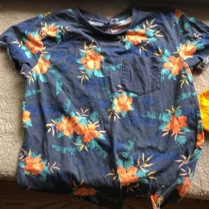 Hawaiian type t shirt